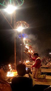 Beginning of the evening river aarti at Dasashwamedh Ghat,